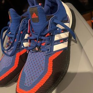 Men Adidas ultra boost.